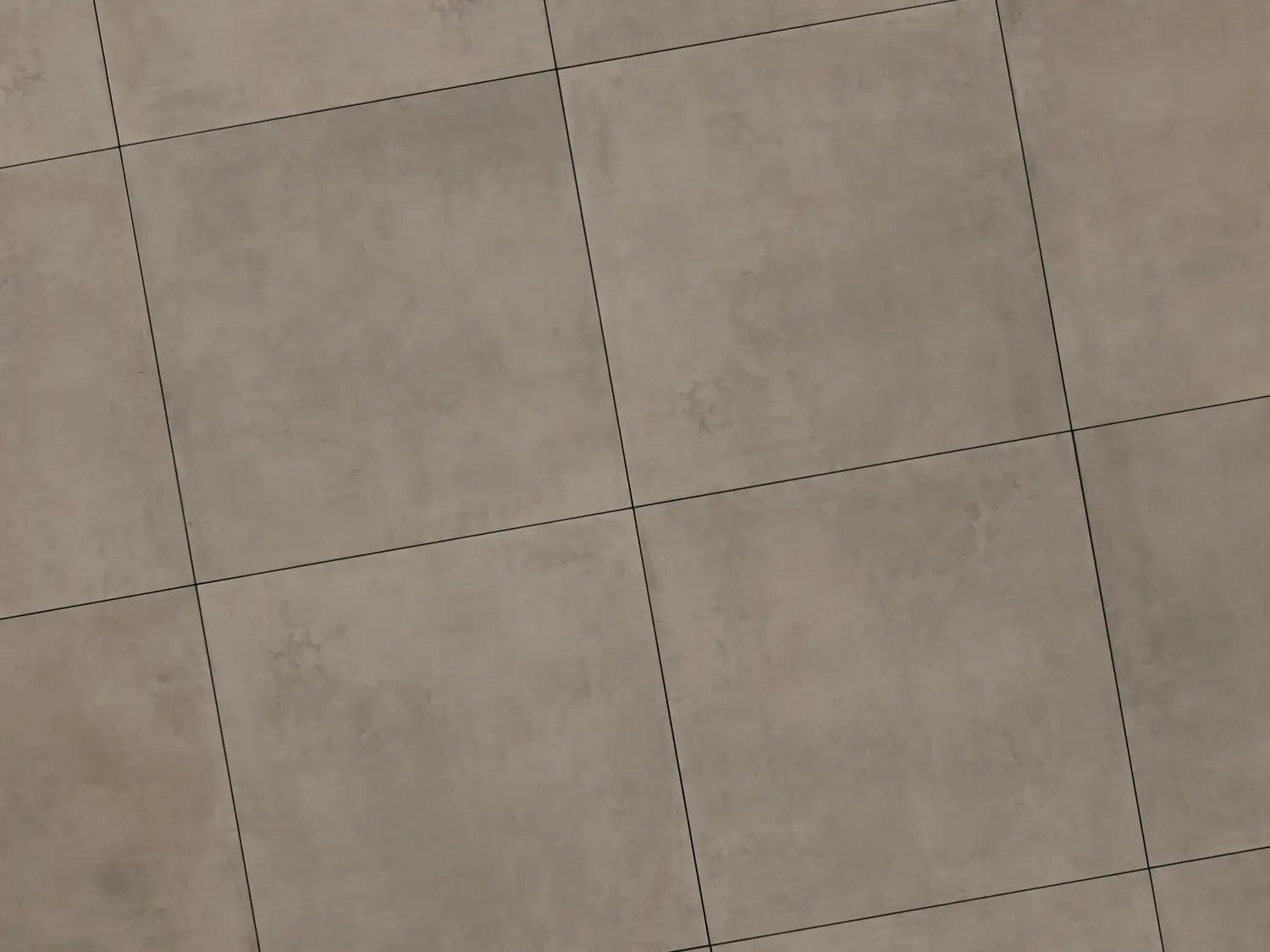 Verlegte CeramicLine³-Platten in beige von Woehe & Heydemann in 60x60 – Beton-Optik mit harmonischer Linienführung 