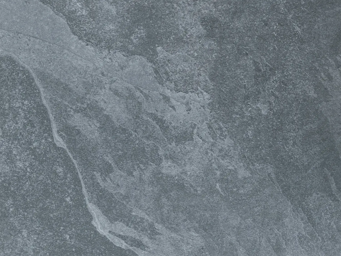 CeramicLine³-Terrassenplatte in grauer Naturstein-Optik von Woehe & Heydemann mit feiner Oberfläche
