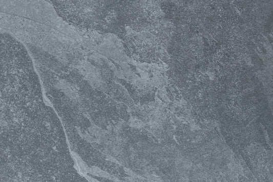 CeramicLine³-Terrassenplatte in grauer Naturstein-Optik von Woehe & Heydemann mit feiner Oberfläche