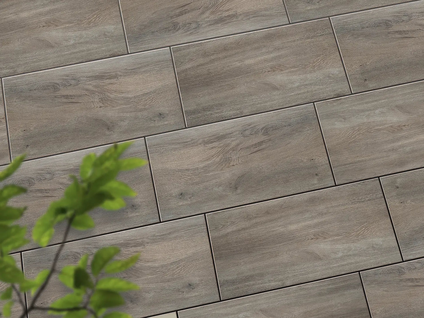 CeramicLine³-Terrassenplatte in brauner Holz-Optik von Woehe & Heydemann mit Holz Oberfläche
