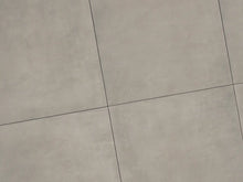 Verlegte CeramicLine²-Platten in grau von Woehe & Heydemann in 120x120. Beton-Optik mit harmonischer Linienführung.