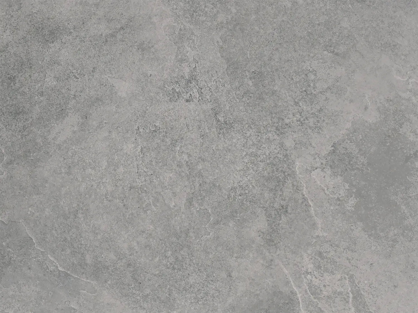 CeramicLine²-Terrassenplatte in grauer Naturstein-Optik von Woehe & Heydemann mit feiner Oberfläche