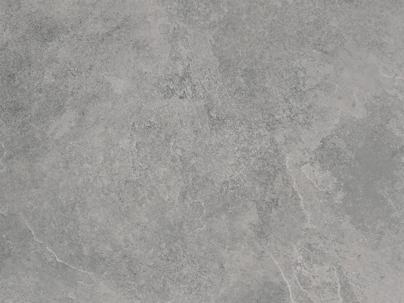 CeramicLine²-Terrassenplatte in grauer Naturstein-Optik von Woehe & Heydemann mit feiner Oberfläche