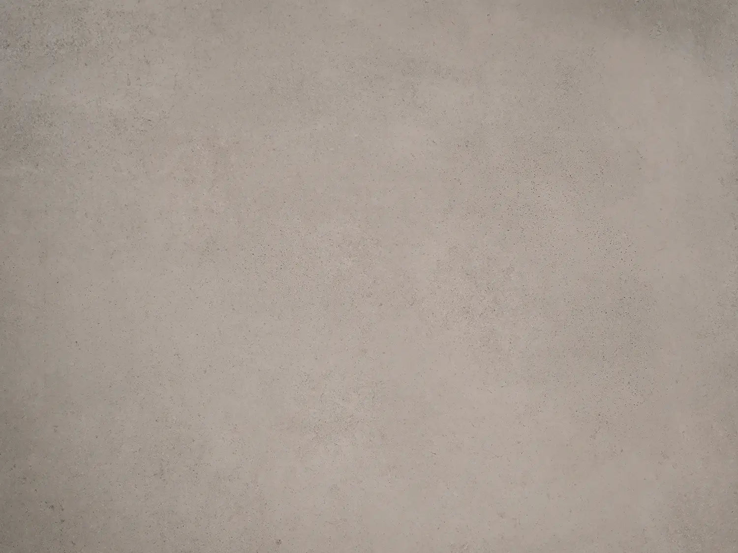 CeramicLine²-Terrassenplatte in grauer Beton-Optik von Woehe & Heydemann mit feiner Oberfläche