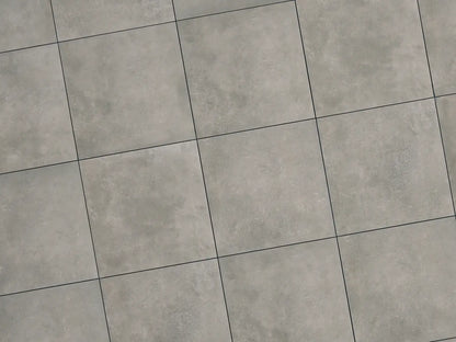 Verlegte CeramicLine²-Platten in grau von Woehe & Heydemann in 60x60. Beton-Optik mit harmonischer Linienführung.