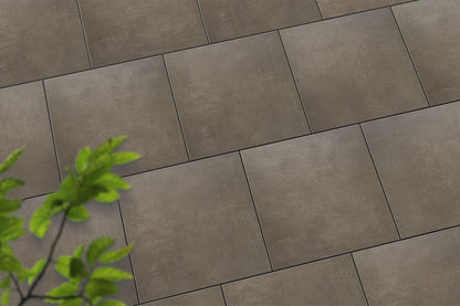 Verlegte CeramicLine²-Platten in beige von Woehe & Heydemann in 60x60 – Beton-Optik mit harmonischer Linienführung 