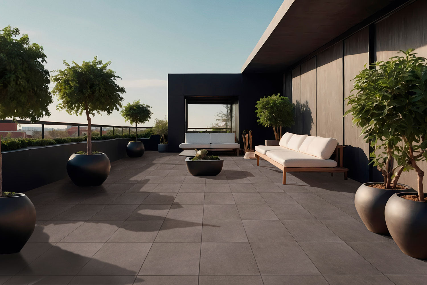 60x60 CeramicLine²-Terrassenplatten in beiger Natursteinoptik von Woehe & Heydemann verlegt auf einer modernen Dachterrasse 