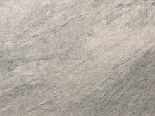 CreativeLine-Terrassenplatte in beige grauer Naturstein-Optik von Woehe & Heydemann - Schieferstruktur