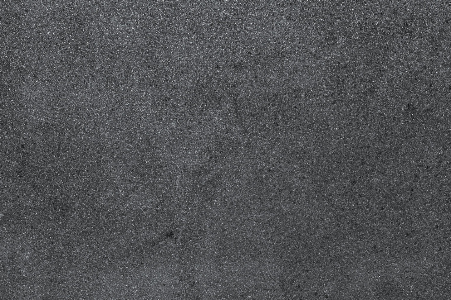 CreativeLine-Terrassenplatte in anthraziter Beton-Optik von Woehe & Heydemann mit feiner Oberfläche