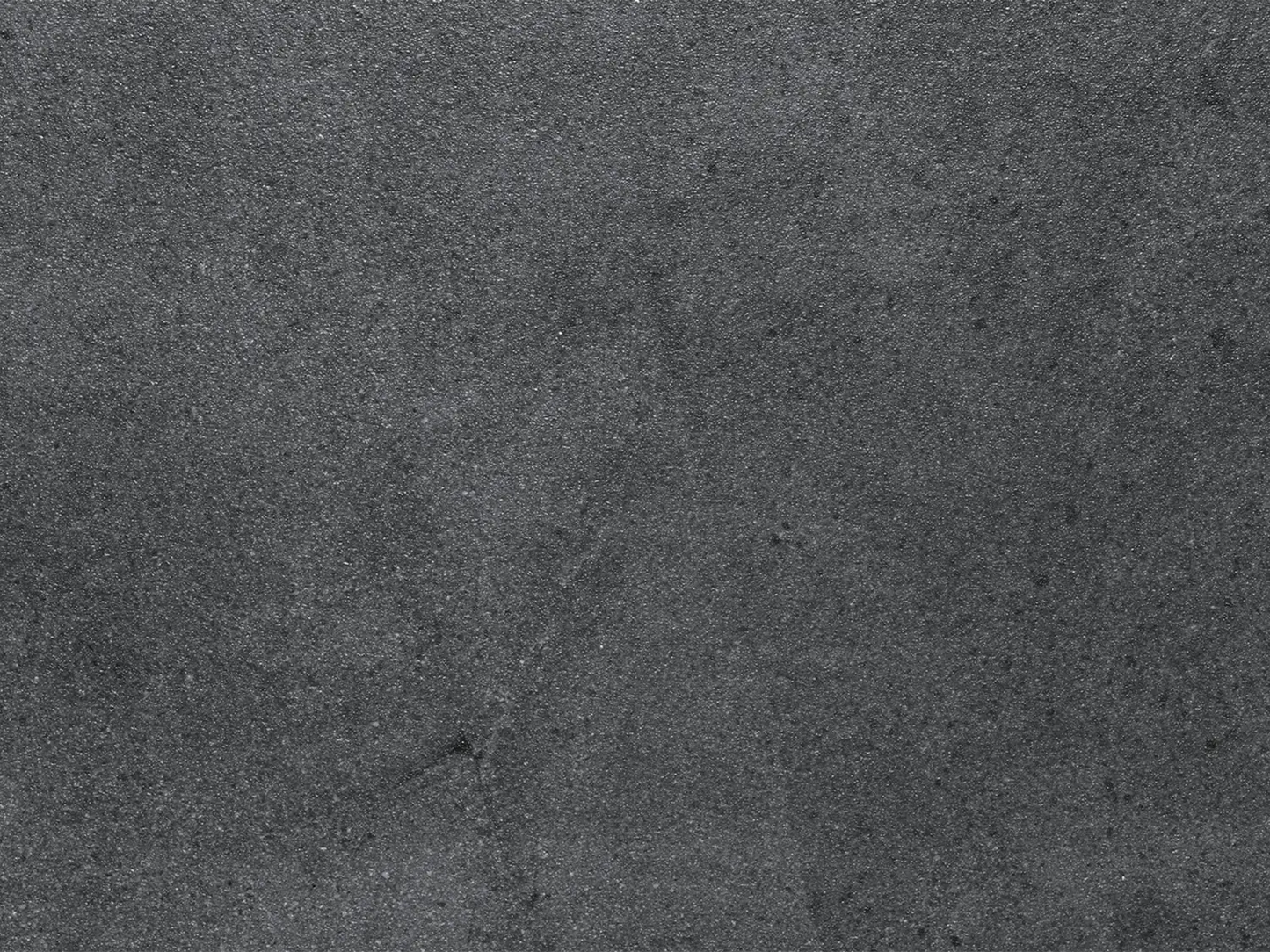 CreativeLine-Terrassenplatte in anthraziter Beton-Optik von Woehe & Heydemann mit feiner Oberfläche