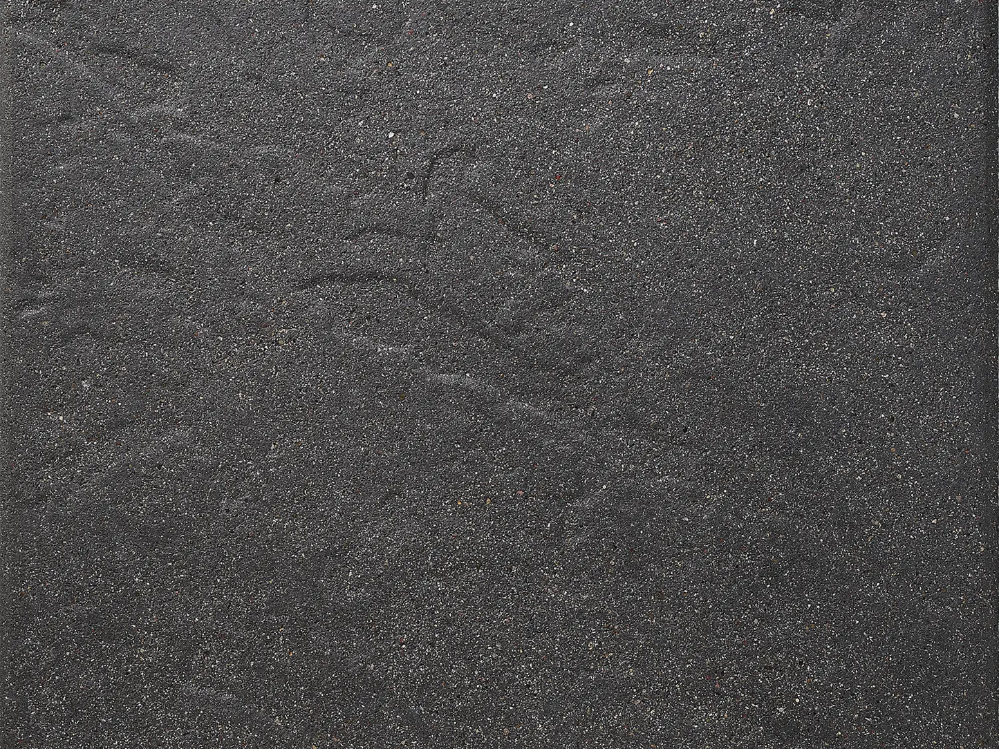 LuxoGran-Terrassenplatte in grauer Naturstein-Optik von Woehe & Heydemann mit strukturierter Oberfläche