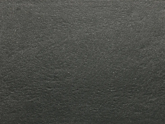 LuxoGran-Terrassenplatte in schwarzer Naturstein-Optik von Woehe & Heydemann