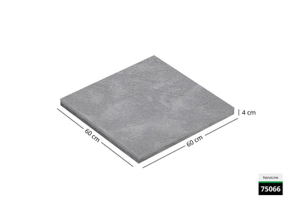 Saubere Schnittkante der 60x60 Terrassenplatte in grauer Natursteinoptik von Woehe & Heydemann mit feinkörniger Oberfläche  