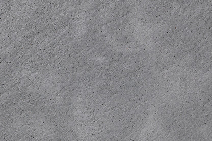 NanoLine-Terrassenplatte in grauer Naturstein-Optik von Woehe & Heydemann - nachhaltige feine Oberfläche
