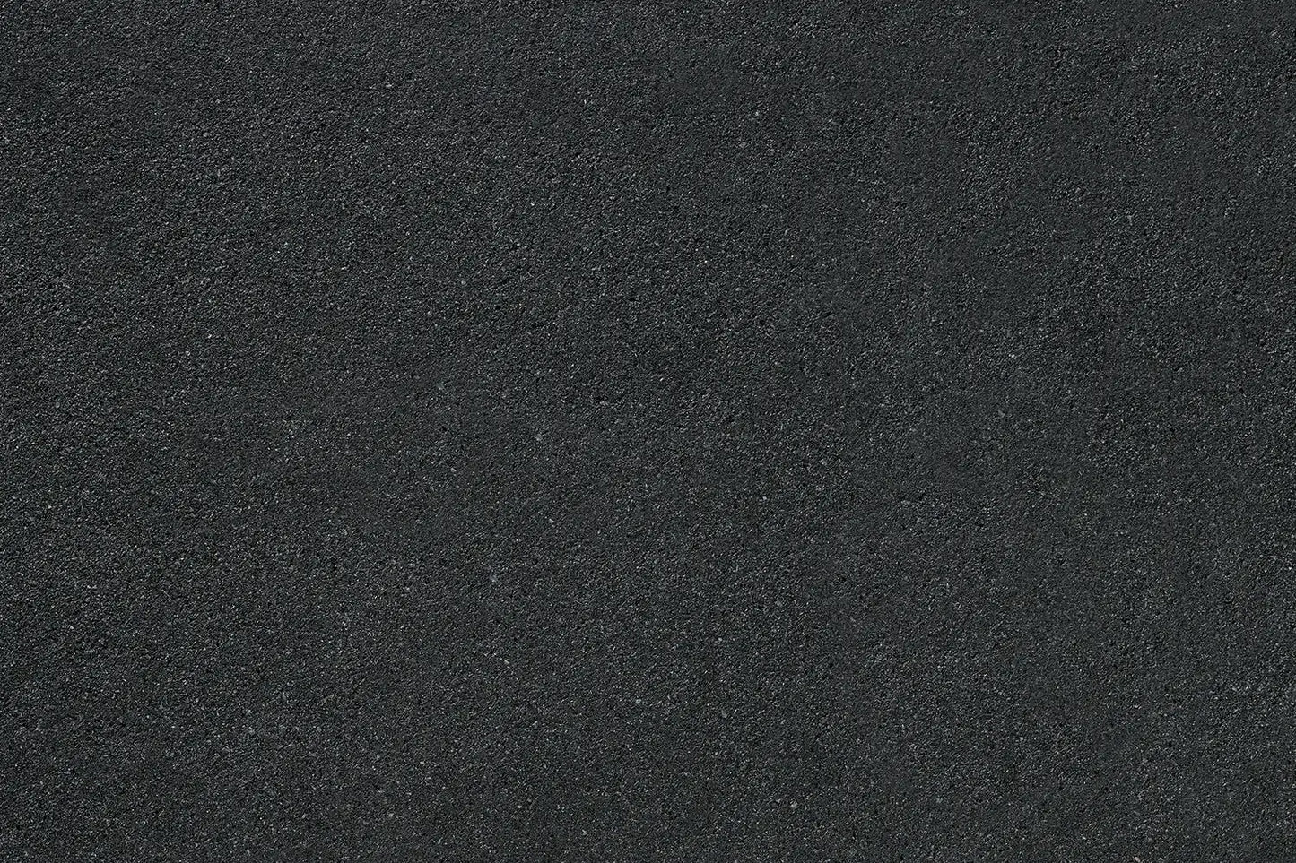 NanoLine-Terrassenplatte in anthraziter Naturstein-Optik von Woehe & Heydemann - feine Oberfläche