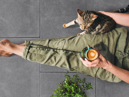 Verlegte NanoLine-Platten in grau von Woehe & Heydemann in 60x40 – Naturstein-Optik mit harmonischer Linienführung 