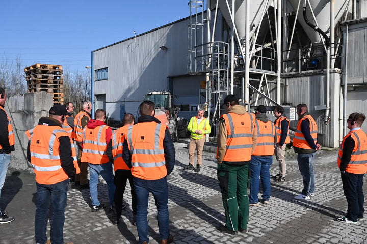 Woehe & Heydemann Werksführung zur Herstellung von Terrassenplatten auf dem Forum Kummerfeld 2026 zur GalaBau-Weiterbildung