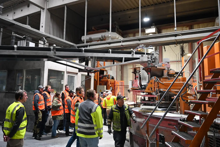 Woehe & Heydemann Werksführung zur Herstellung von Terrassenplatten auf dem Forum Kummerfeld 2026 zur GalaBau-Weiterbildung